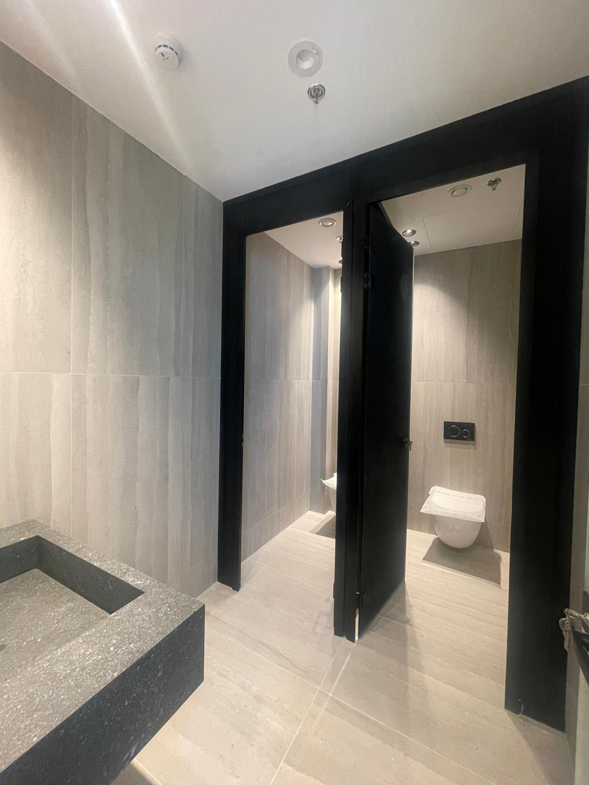 מגדל איקון אי בי נכסים